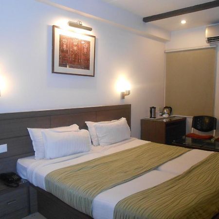 Hotel Crystal Retreat Agra  Ngoại thất bức ảnh