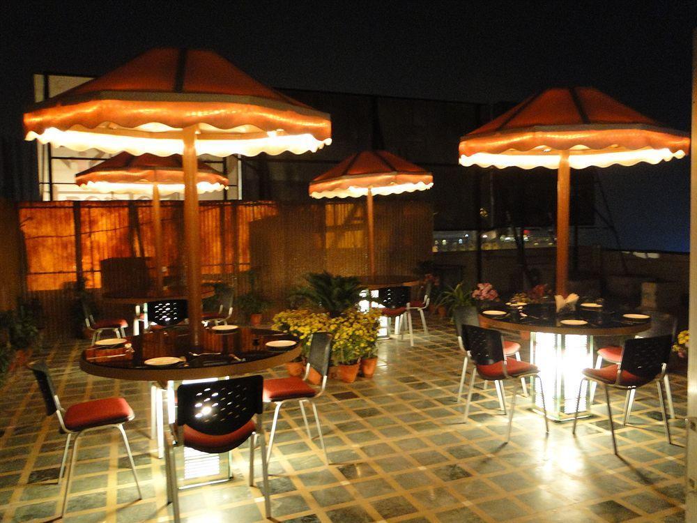 Hotel Crystal Retreat Agra  Ngoại thất bức ảnh