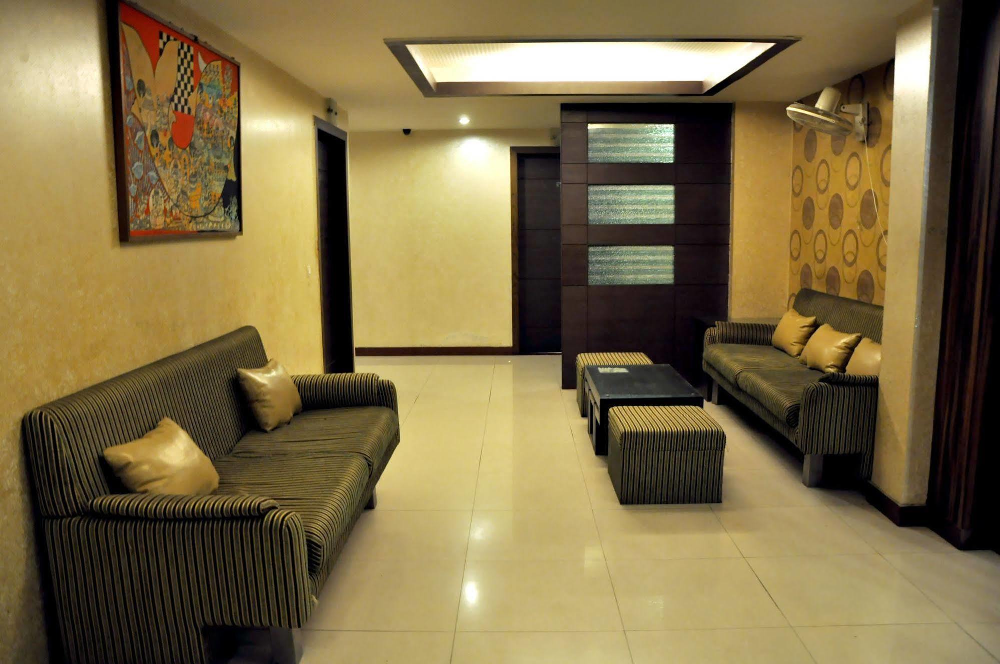 Hotel Crystal Retreat Agra  Ngoại thất bức ảnh